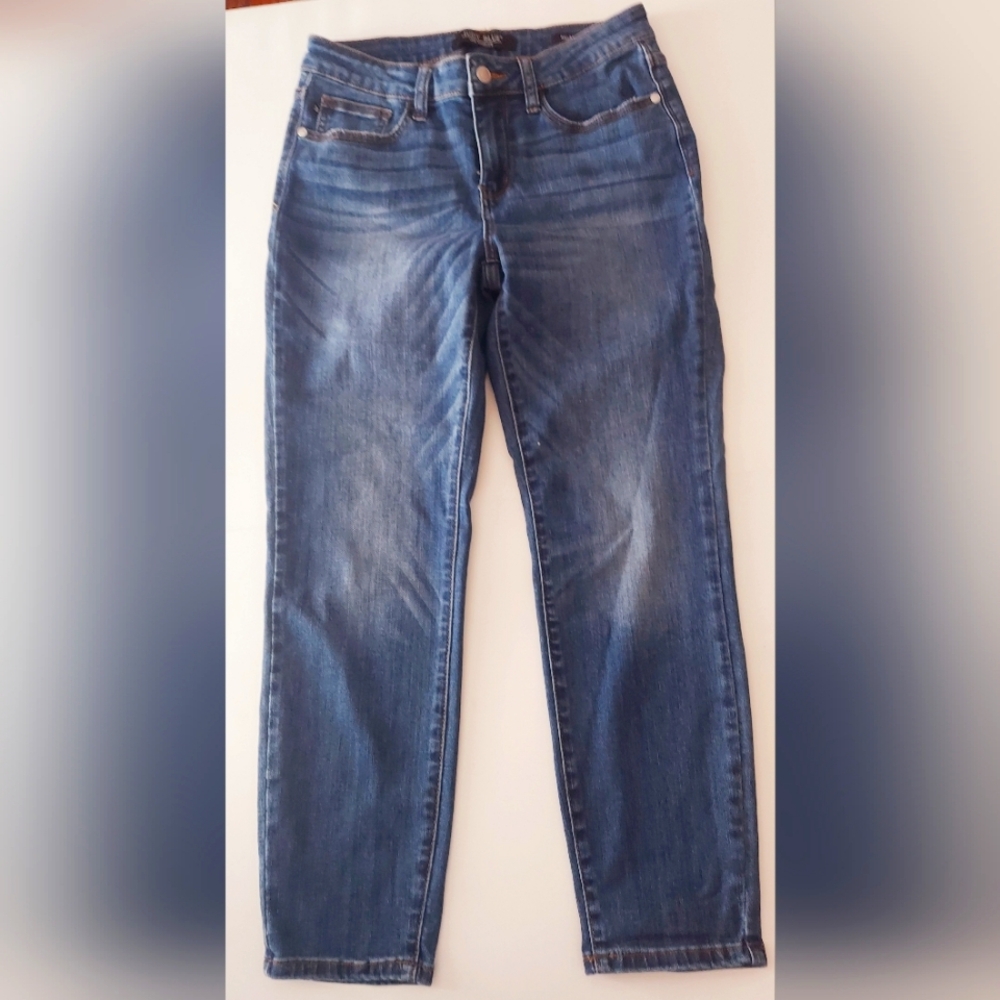 Judy Blue Medium Wash Straight Leg Jeans